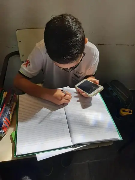 Alunos do 4° Ano – Pesquisa na aula de História – foto 8
