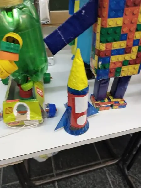 Alunos do 5º ano – Trabalhando sólidos geométricos – foto 4