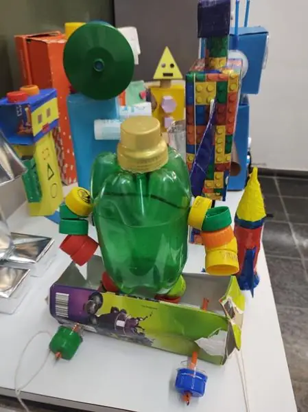 Alunos do 5º ano – Trabalhando sólidos geométricos – foto 6