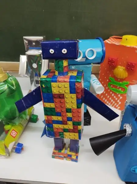 Alunos do 5º ano – Trabalhando sólidos geométricos – foto 7