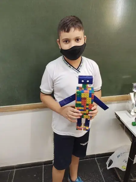 Alunos do 5º ano – Trabalhando sólidos geométricos – foto 19
